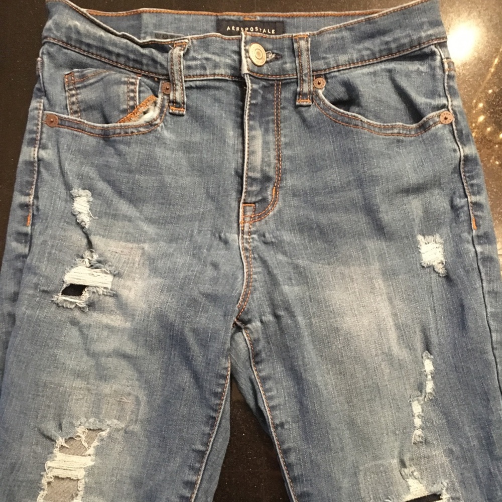 Aéropostale distressed jeans